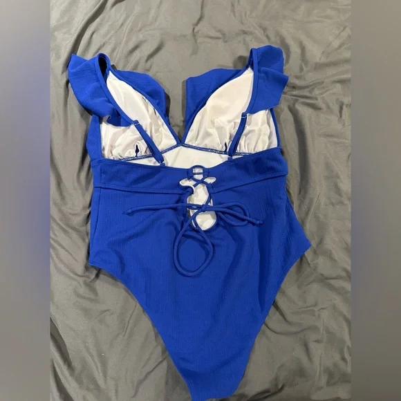 One Piece Ruffle neck Swimsuit - Picture 3 of 4